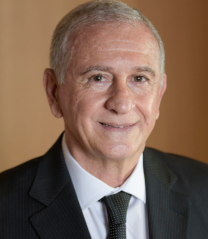 Secretário de Indústria e Comércio - Roberto Arutim